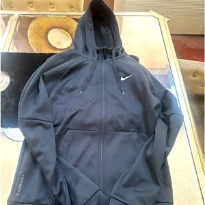 Black Nike thermal fit hoodie, only worn ounce, excellent condition